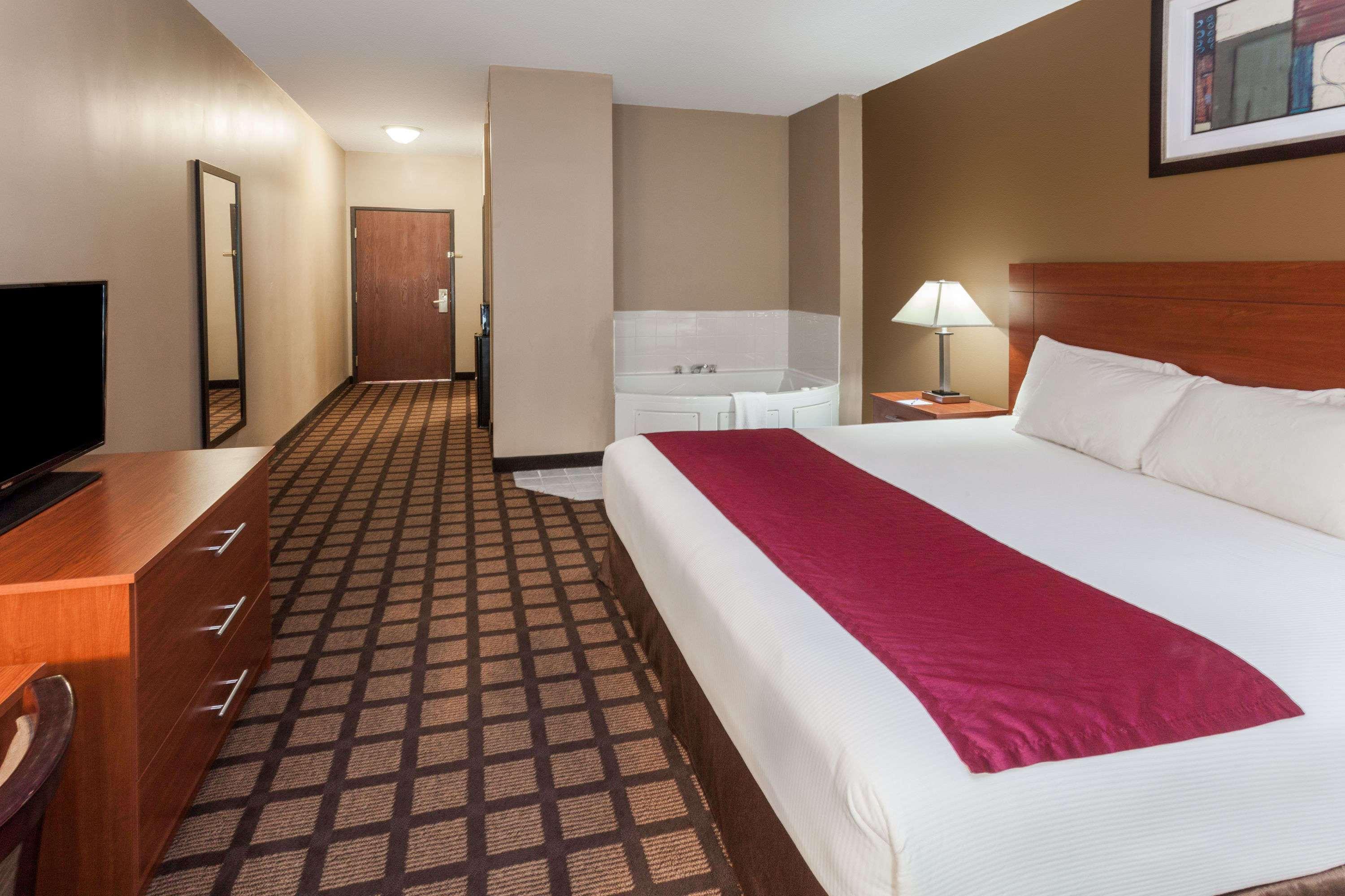 Baymont By Wyndham New Buffalo Exterior foto